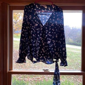 Pink Lily Boutique Women’s Size Medium Long Sleeve Floral Print Tie Top EUC